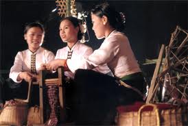 Trên sàn Hạn Khuống.
